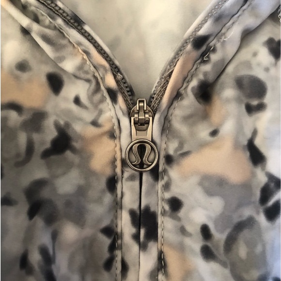 Lululemon Lightened Up Pullover - Picture 4 of 13